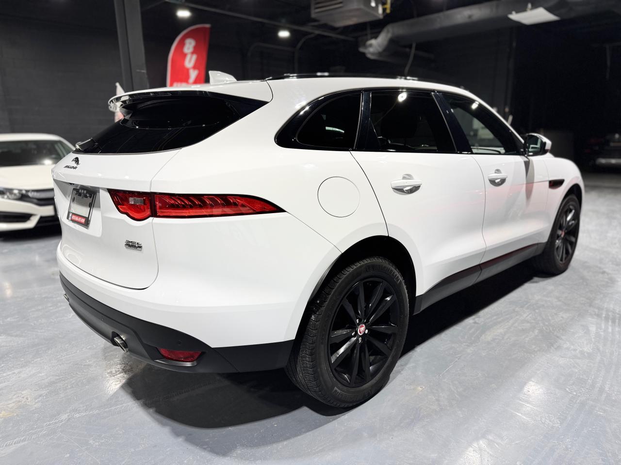 2019 Jaguar F-PACE 25t AWD Prestige Photo