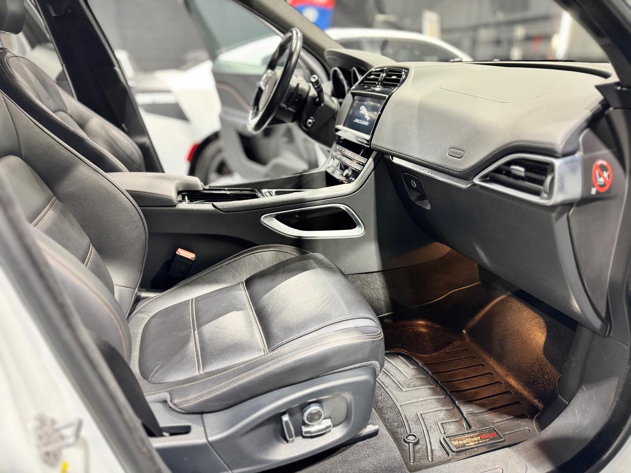 2019 Jaguar F-PACE 25t AWD Prestige Photo