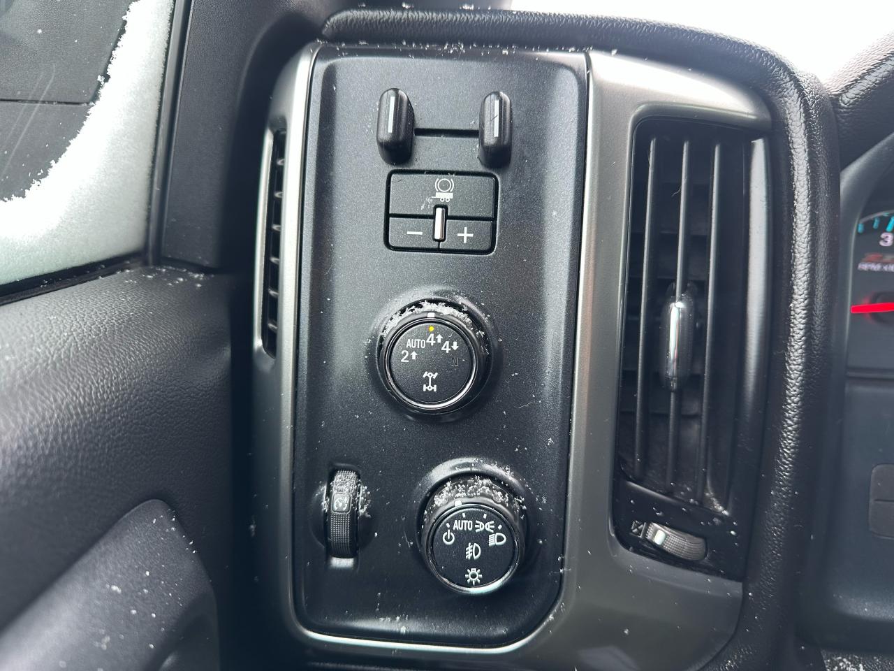 2018 Chevrolet Silverado 1500 CREW CAB LT W/Z71 PACKAGE Photo