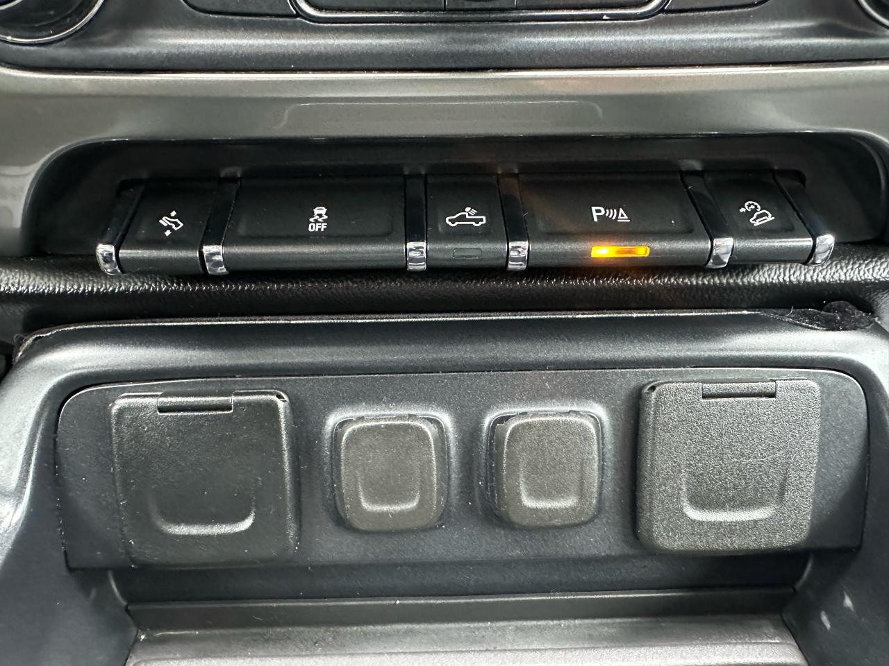 2018 Chevrolet Silverado 1500 CREW CAB LT W/Z71 PACKAGE Photo