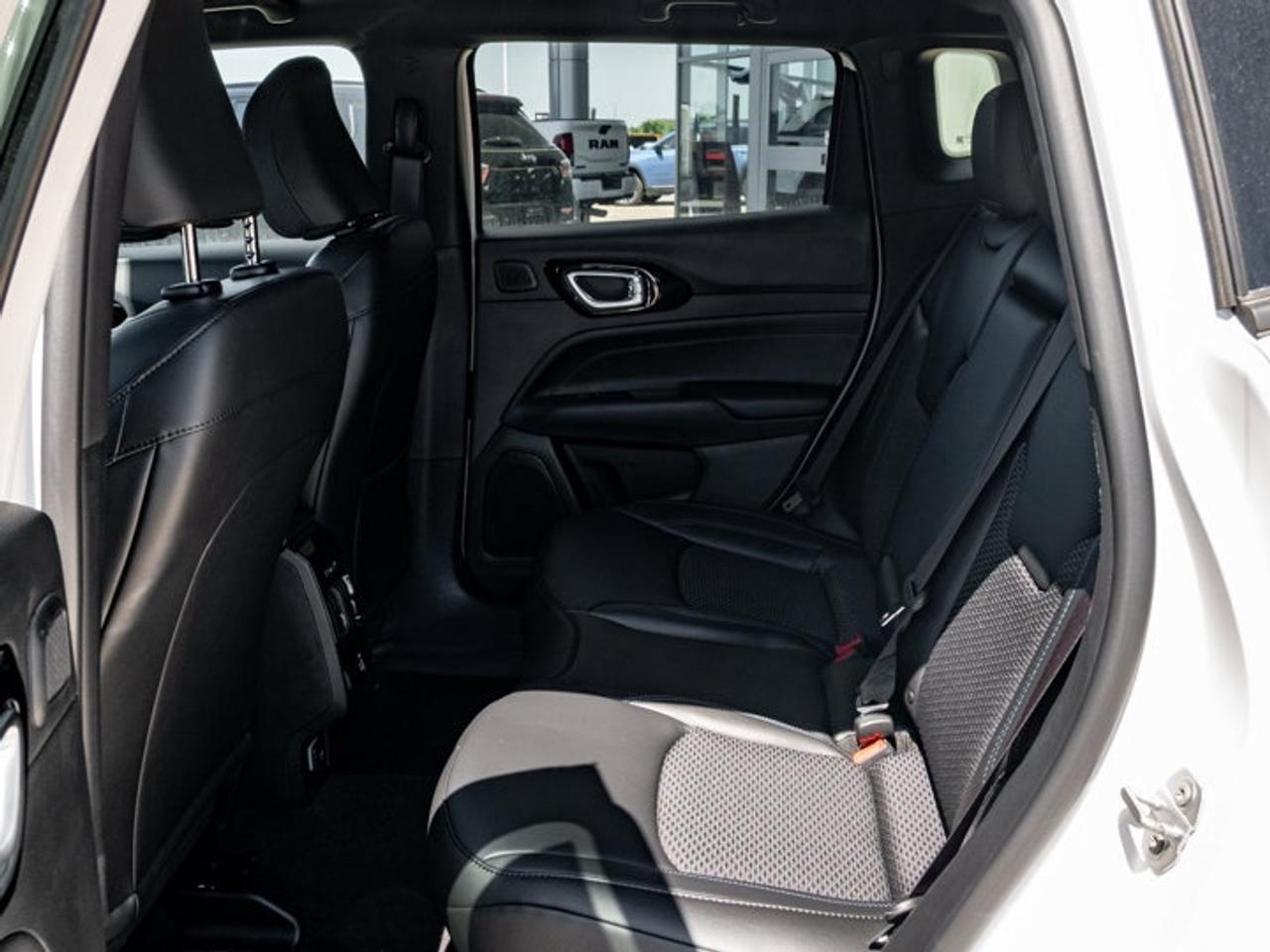 2026 Jeep Compass NORTH Photo