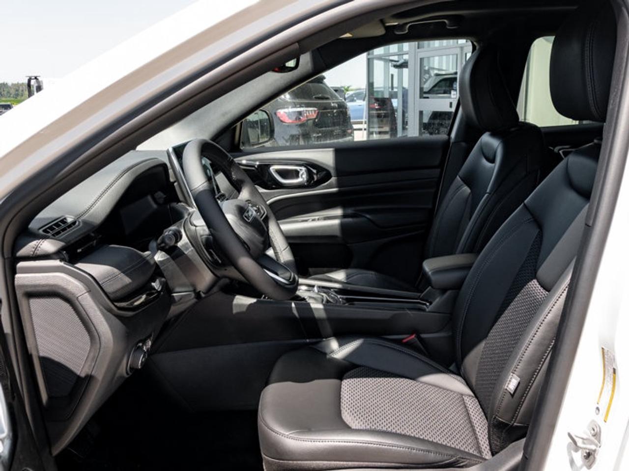 2026 Jeep Compass NORTH Photo