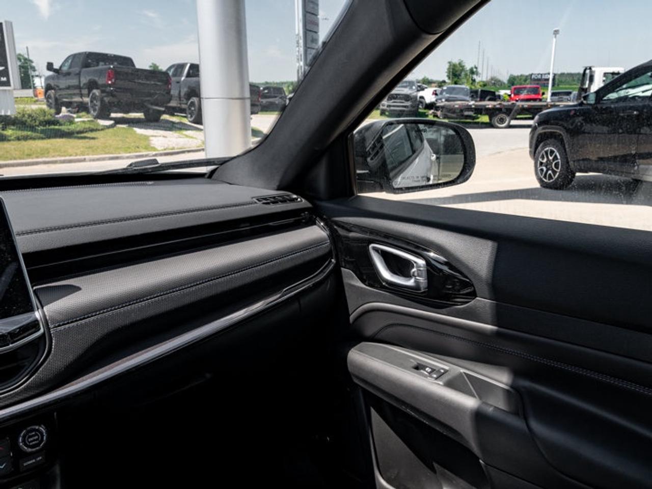 2026 Jeep Compass NORTH Photo