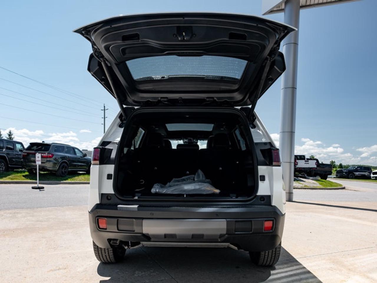2026 Jeep Cherokee Limited Photo