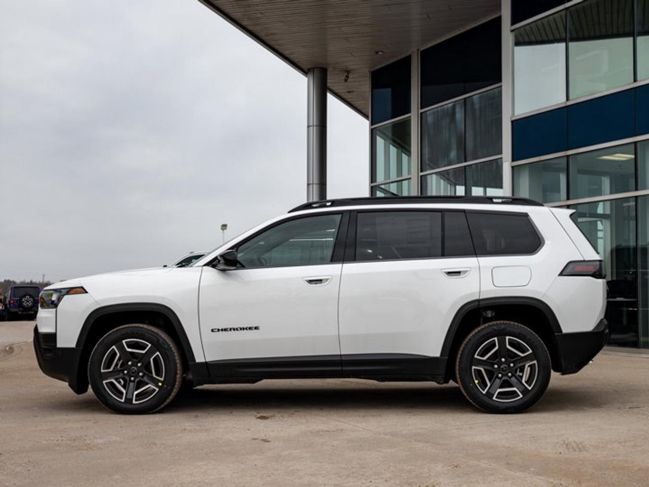 2026 Jeep Cherokee laredo Photo4