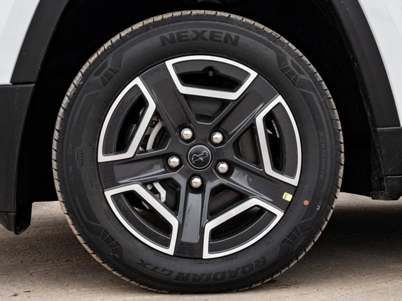 2026 Jeep Cherokee laredo Photo