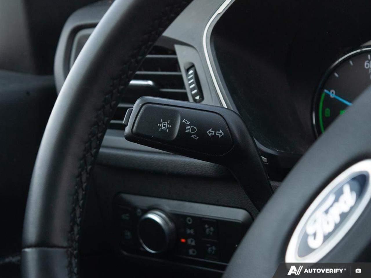 2022 Ford Escape SE Hybrid Cold Weather Package Photo