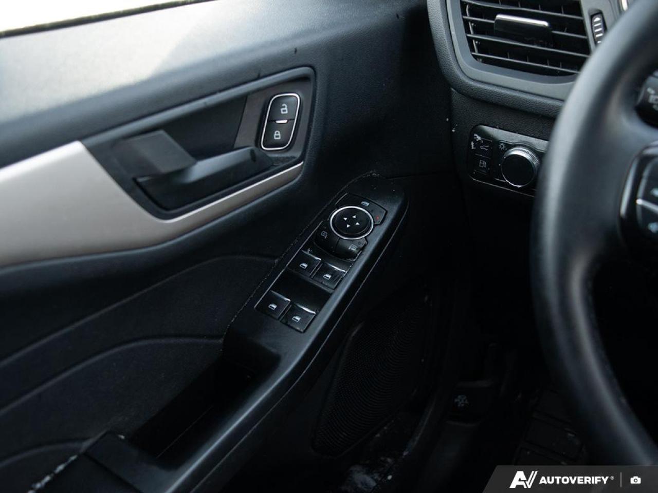 2022 Ford Escape SE Hybrid Cold Weather Package Photo