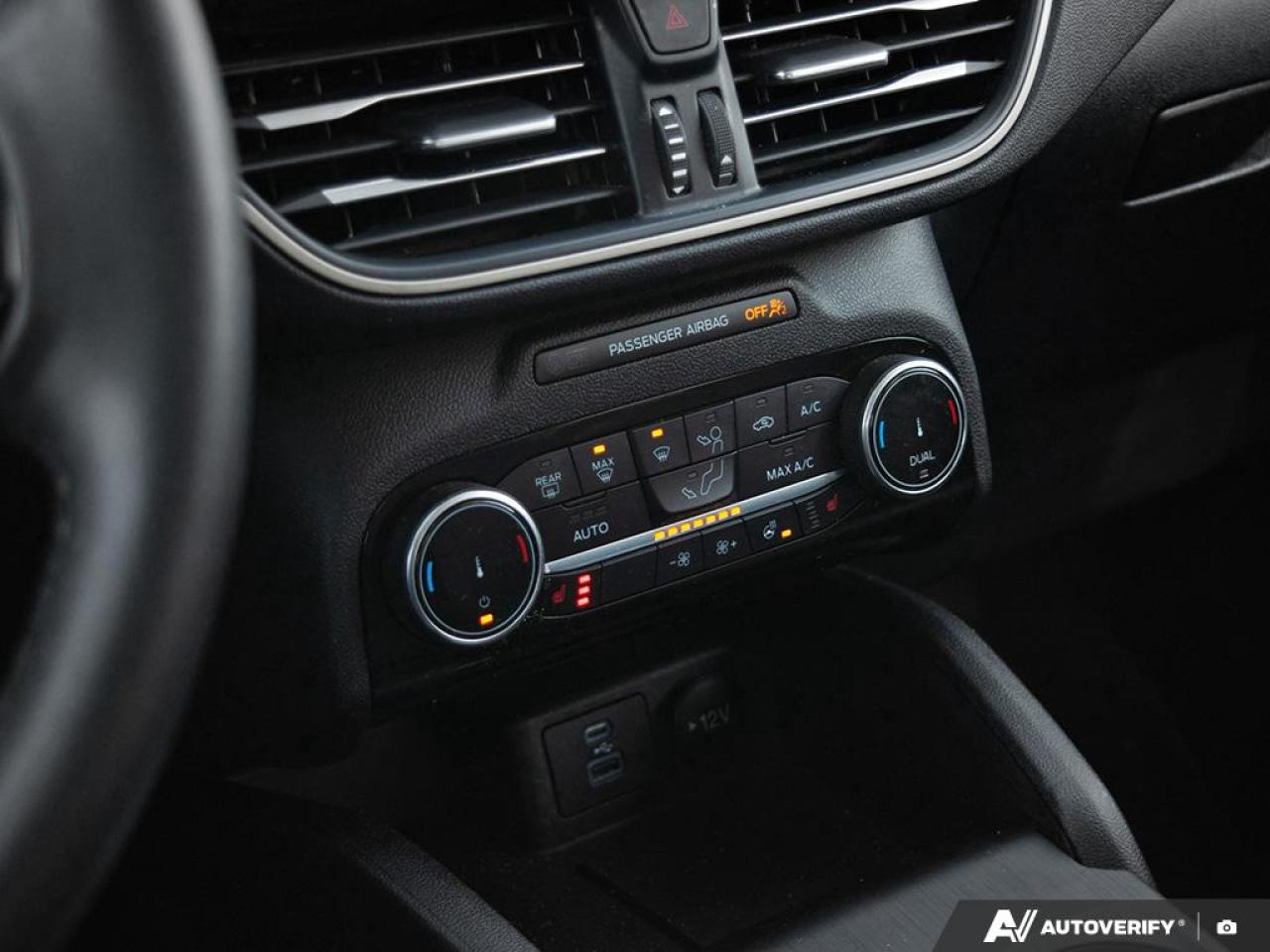 2022 Ford Escape SE Hybrid Cold Weather Package Photo