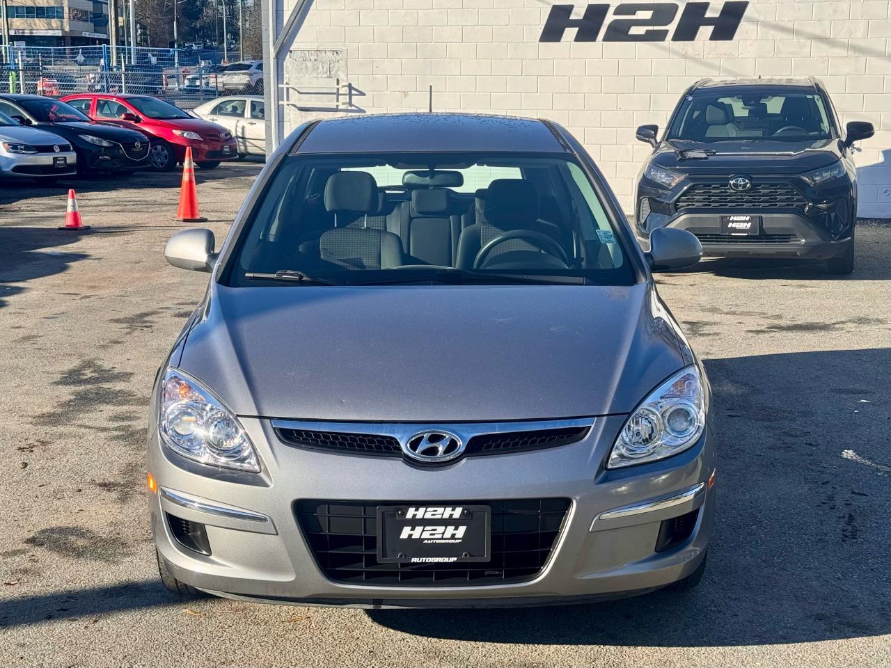 2011 Hyundai Elantra Touring FINANCING AVAILABLE Photo2