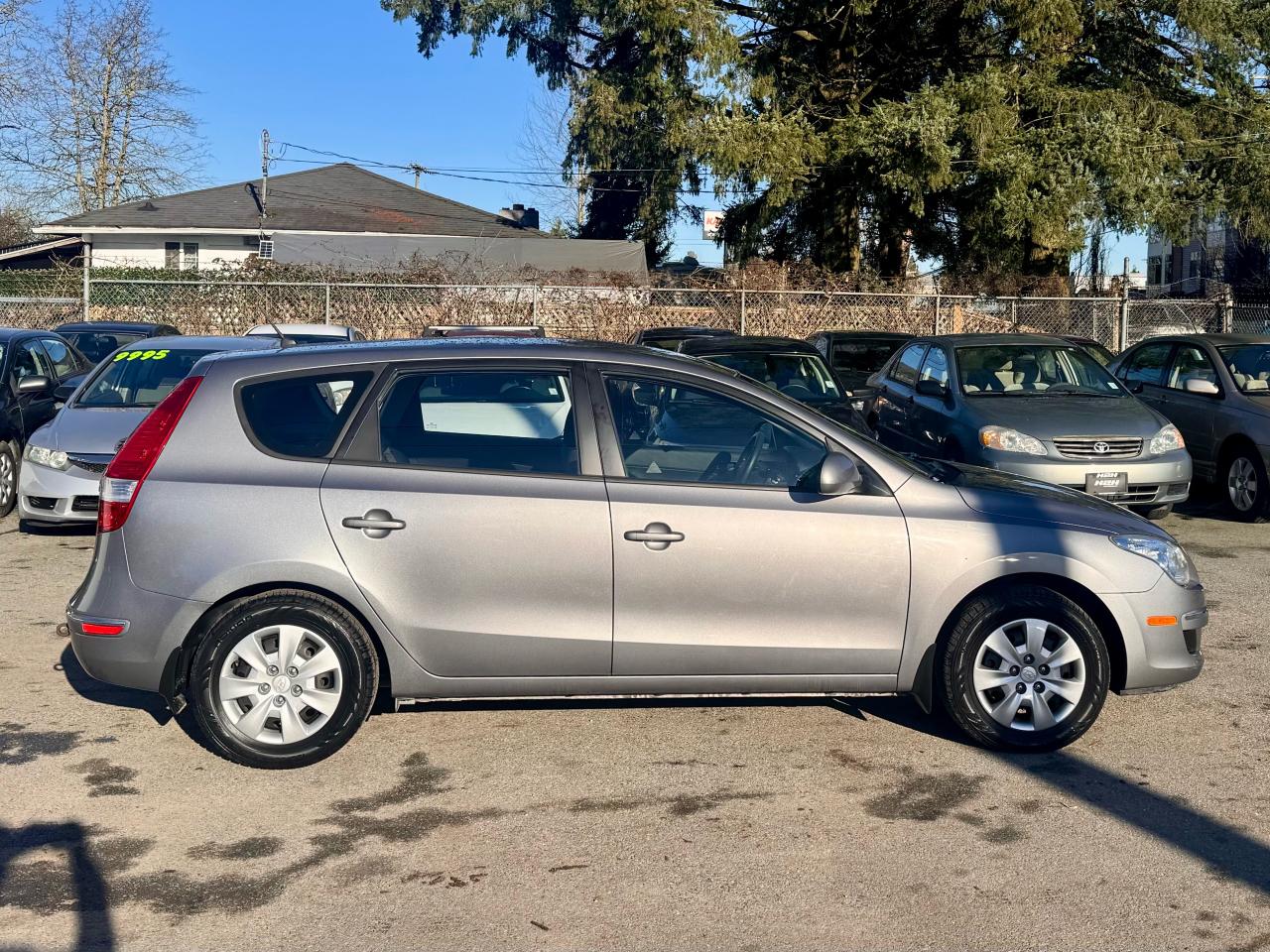 2011 Hyundai Elantra Touring FINANCING AVAILABLE Photo4