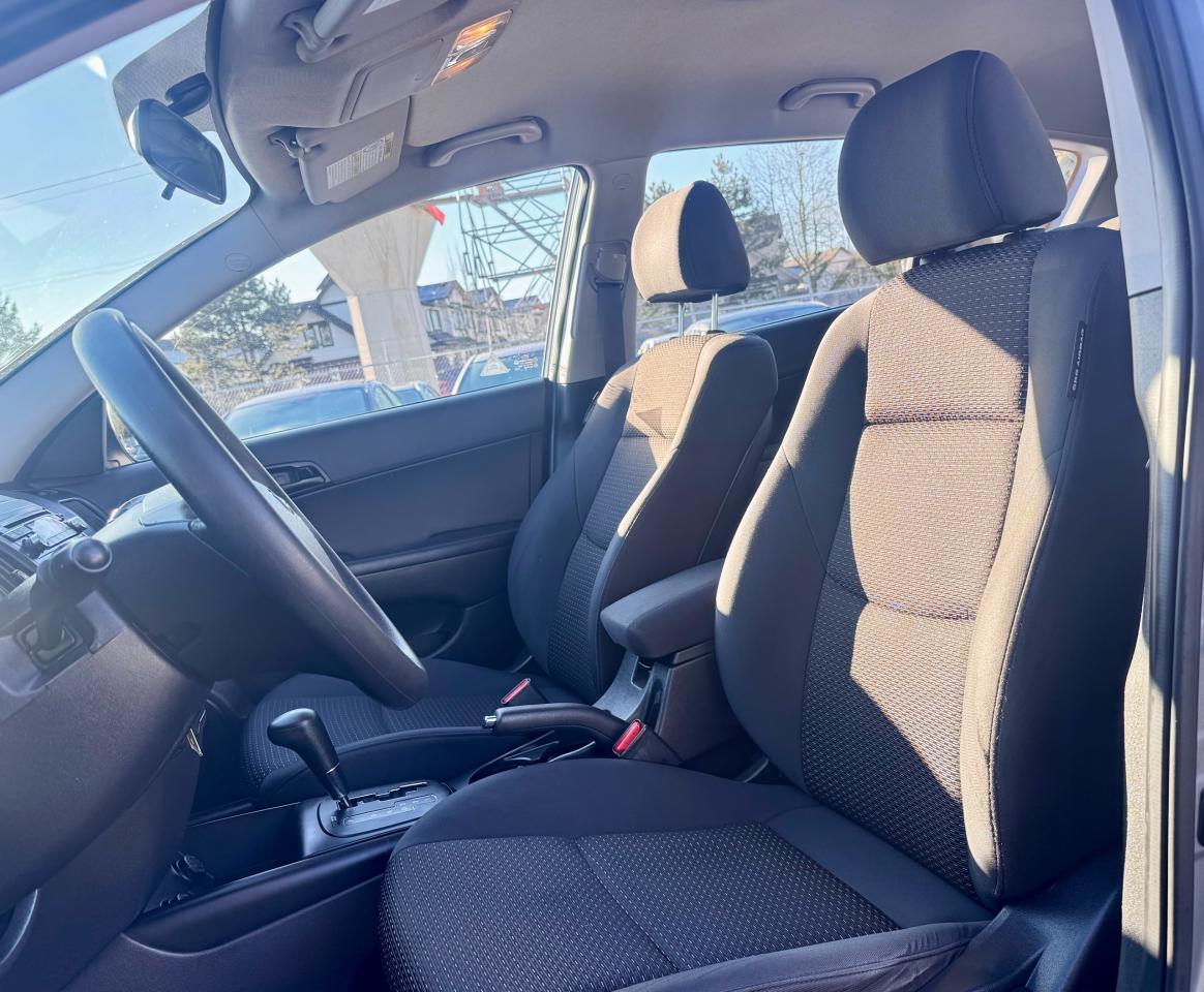 2011 Hyundai Elantra Touring FINANCING AVAILABLE Photo9