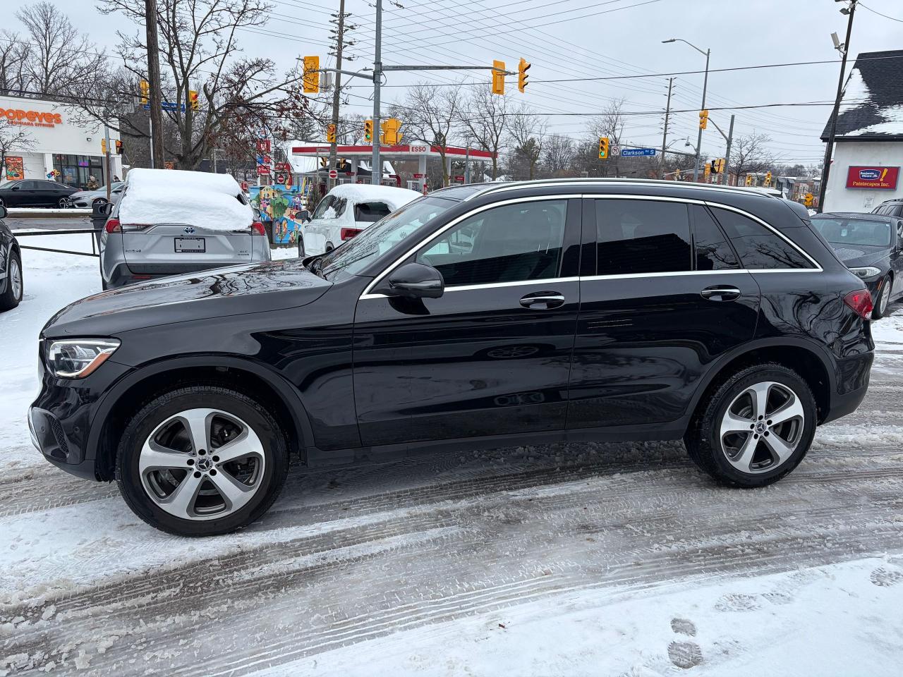 2022 Mercedes-Benz GLC-Class GLC 300 Photo