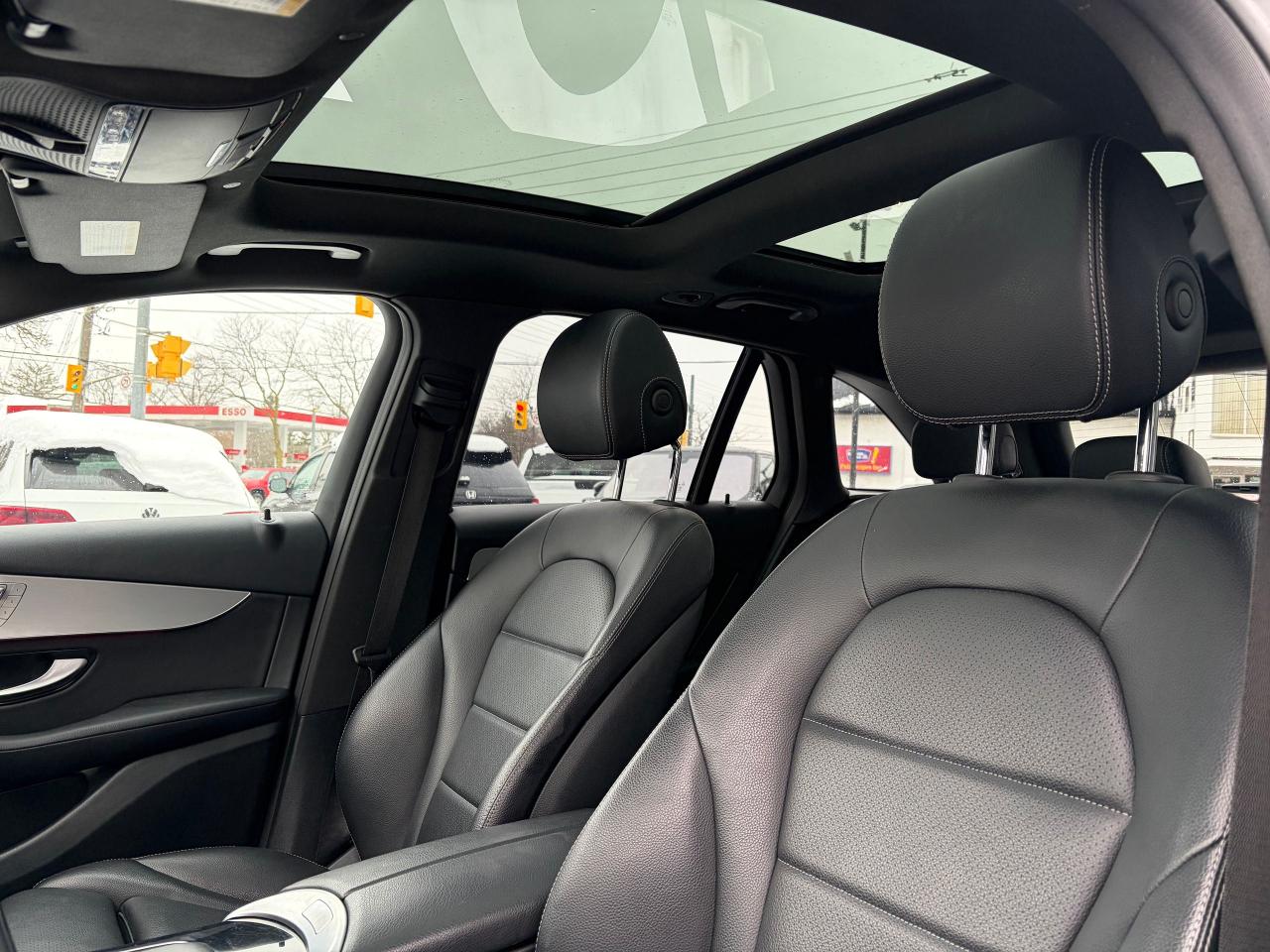 2022 Mercedes-Benz GLC-Class GLC 300 Photo