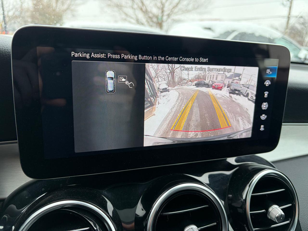 2022 Mercedes-Benz GLC-Class GLC 300 Photo