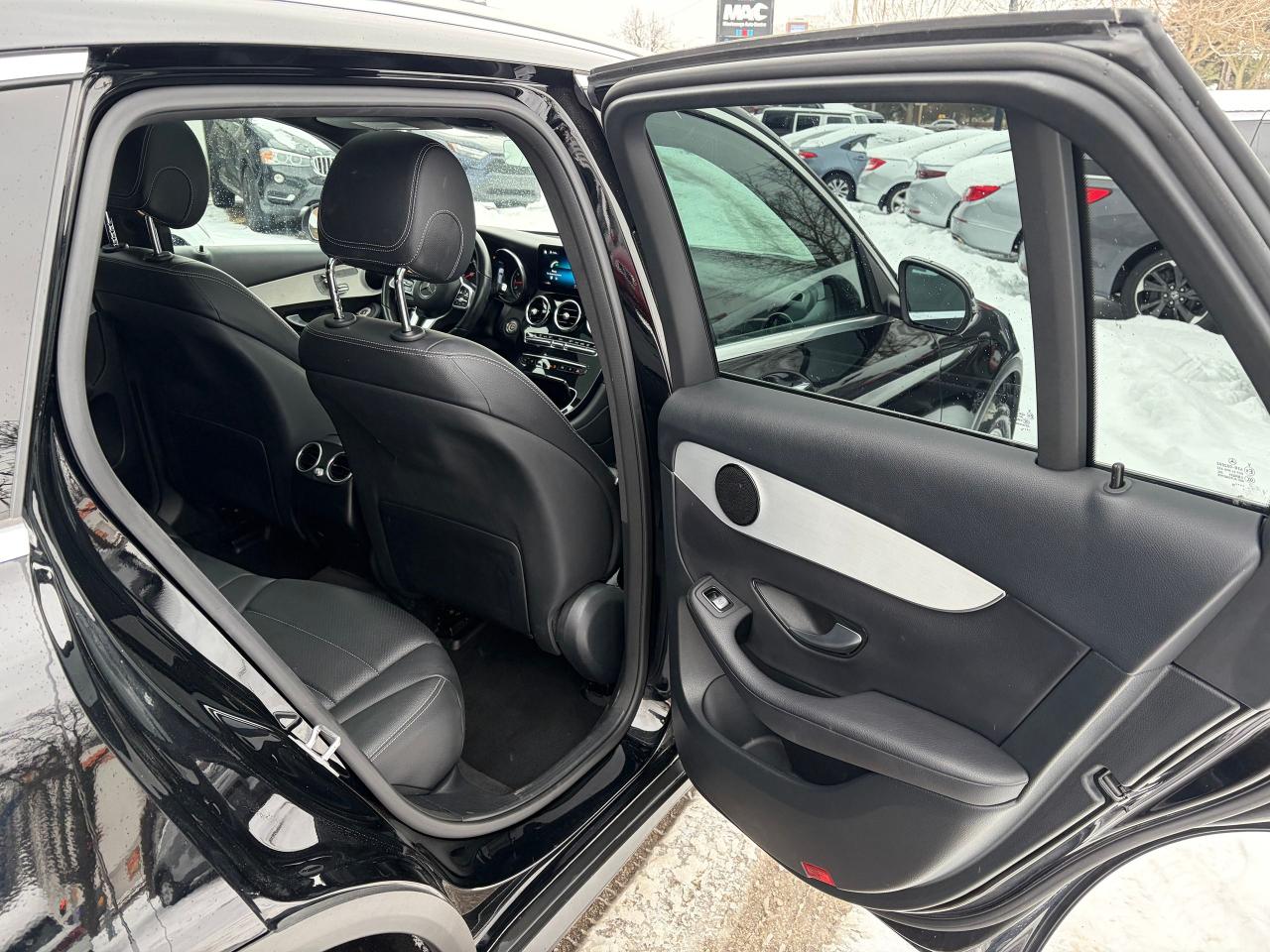 2022 Mercedes-Benz GLC-Class GLC 300 Photo