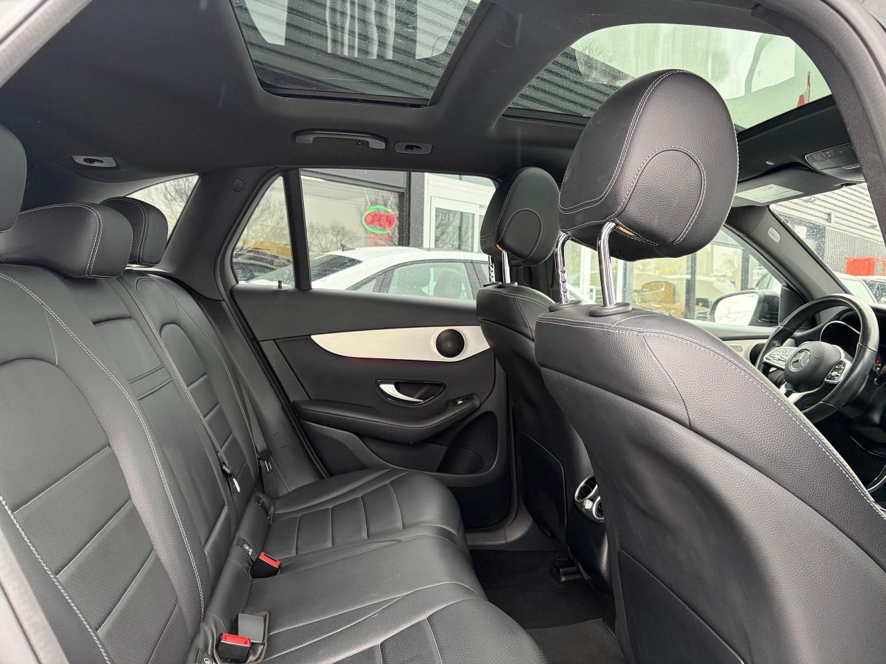 2022 Mercedes-Benz GLC-Class GLC 300 Photo