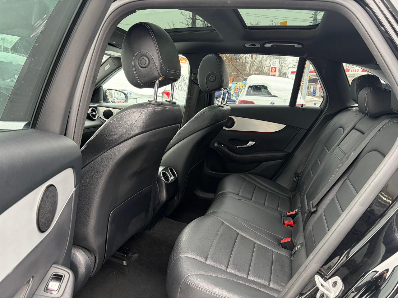 2022 Mercedes-Benz GLC-Class GLC 300 Photo