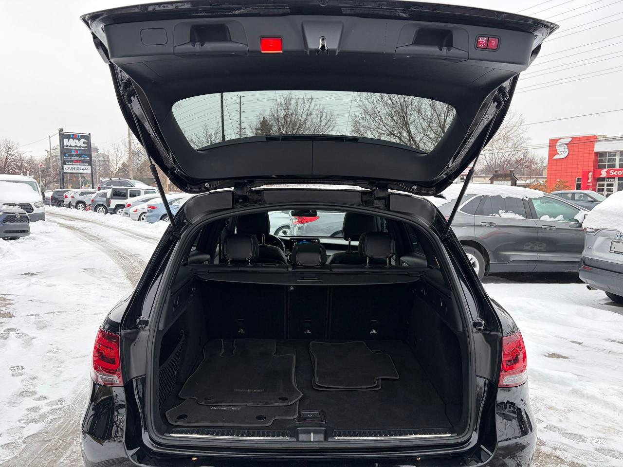 2022 Mercedes-Benz GLC-Class GLC 300 Photo