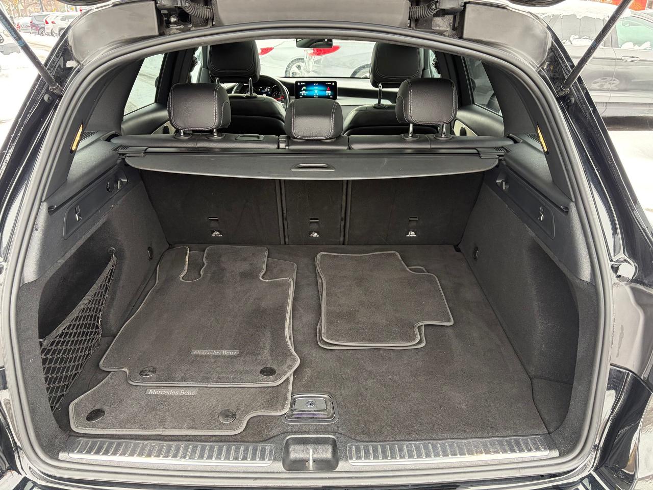 2022 Mercedes-Benz GLC-Class GLC 300 Photo