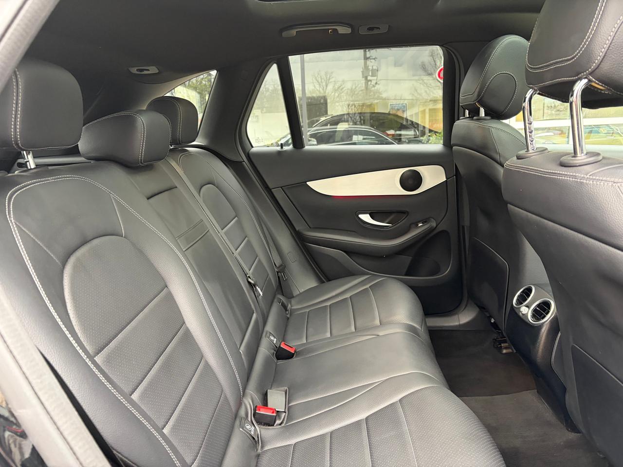 2022 Mercedes-Benz GLC-Class GLC 300 Photo