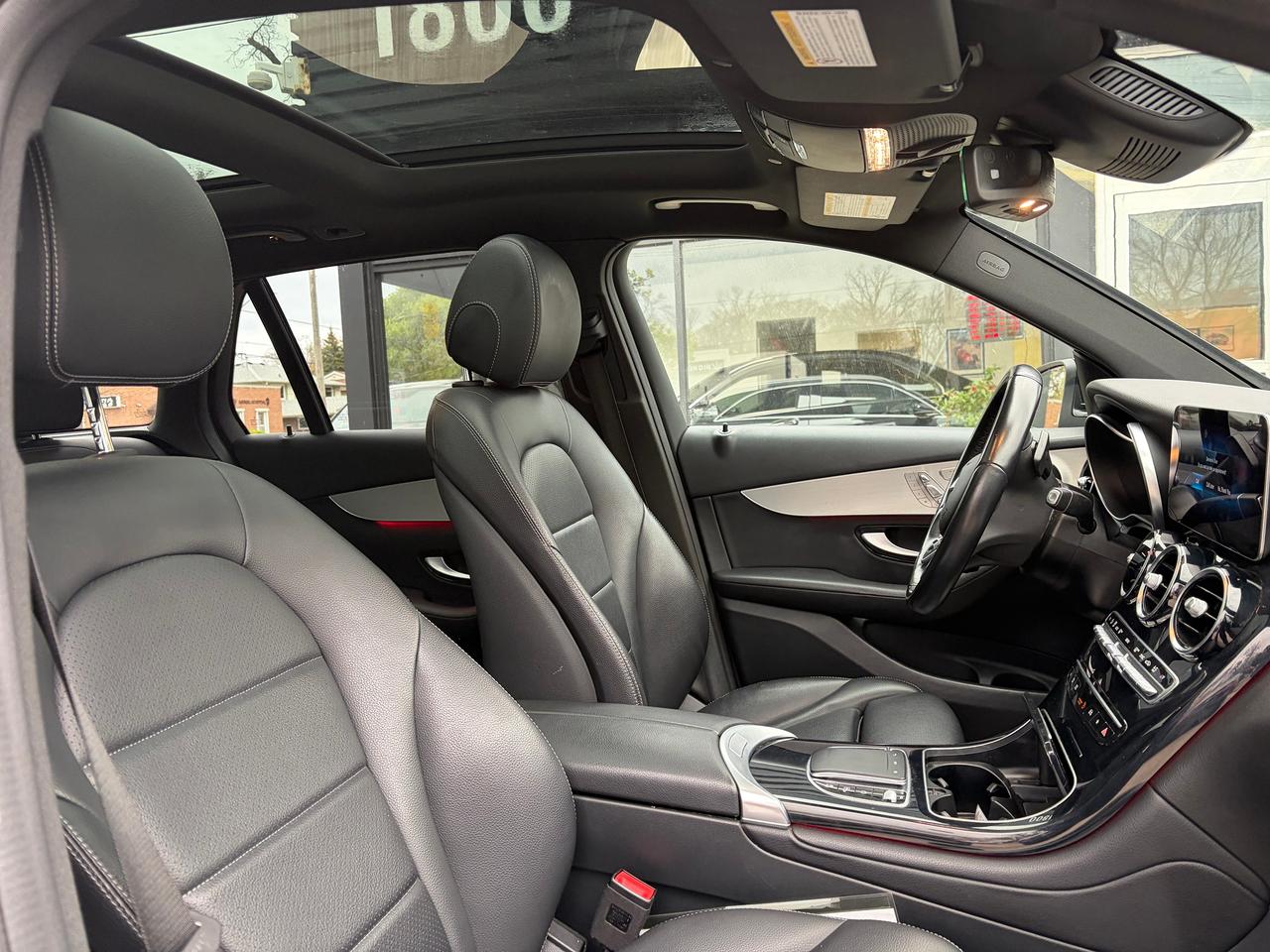 2022 Mercedes-Benz GLC-Class GLC 300 Photo