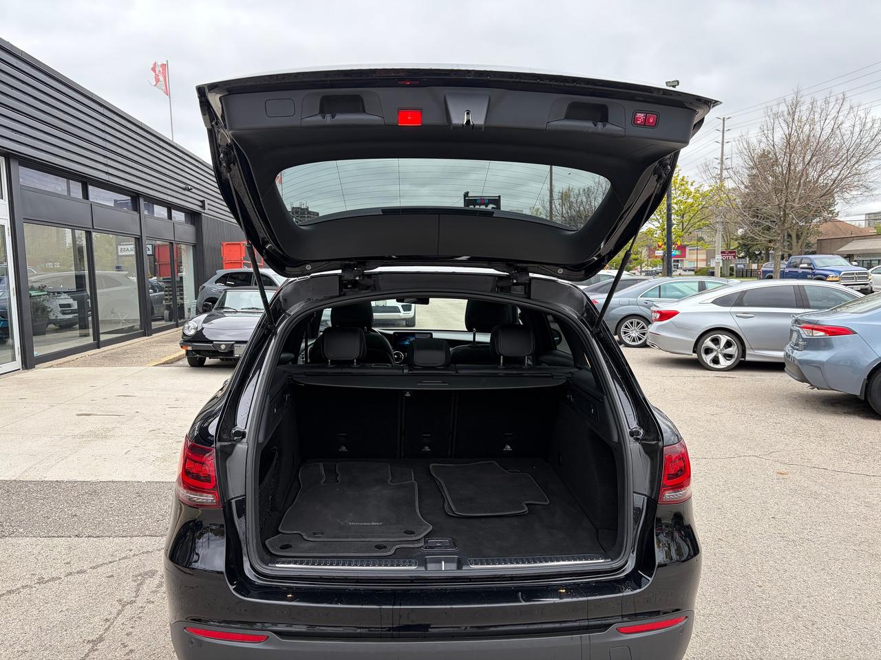 2022 Mercedes-Benz GLC-Class GLC 300 Photo