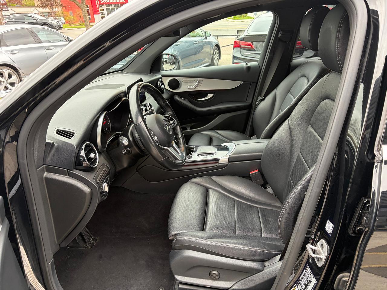 2022 Mercedes-Benz GLC-Class GLC 300 Photo