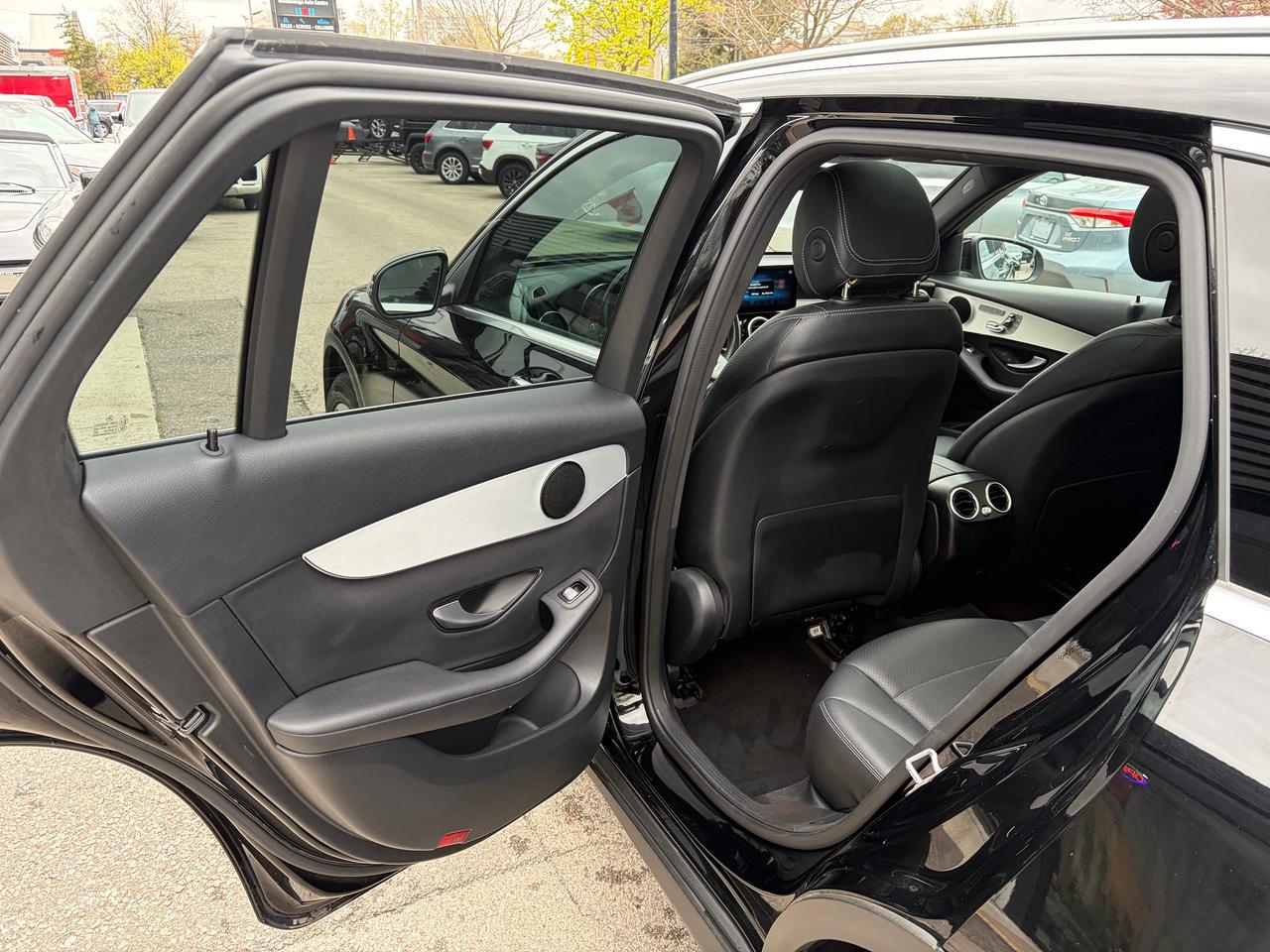 2022 Mercedes-Benz GLC-Class GLC 300 Photo