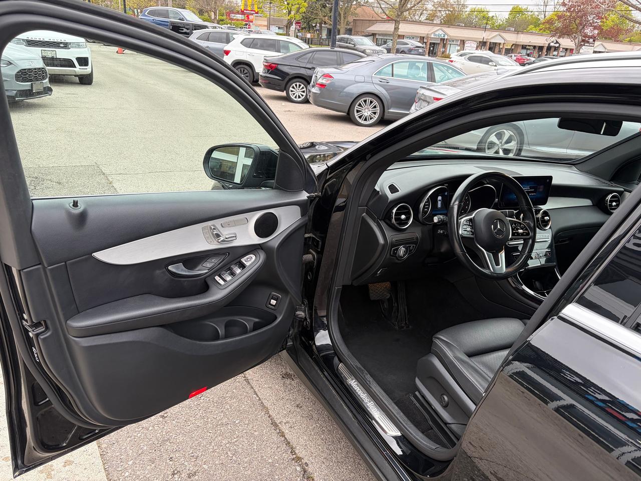 2022 Mercedes-Benz GLC-Class GLC 300 Photo