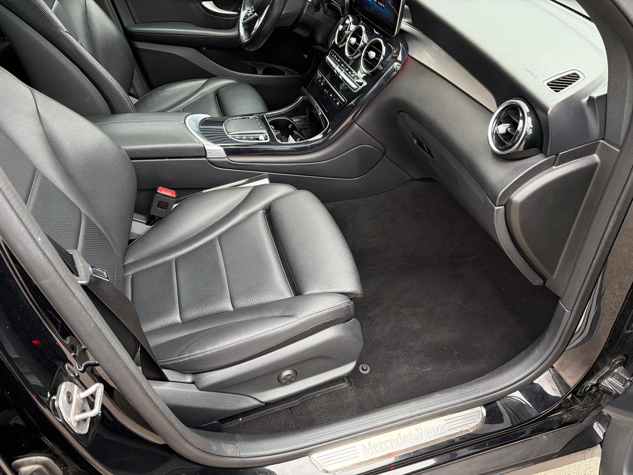 2022 Mercedes-Benz GLC-Class GLC 300 Photo