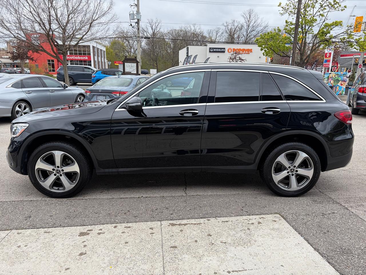 2022 Mercedes-Benz GLC-Class GLC 300 Photo