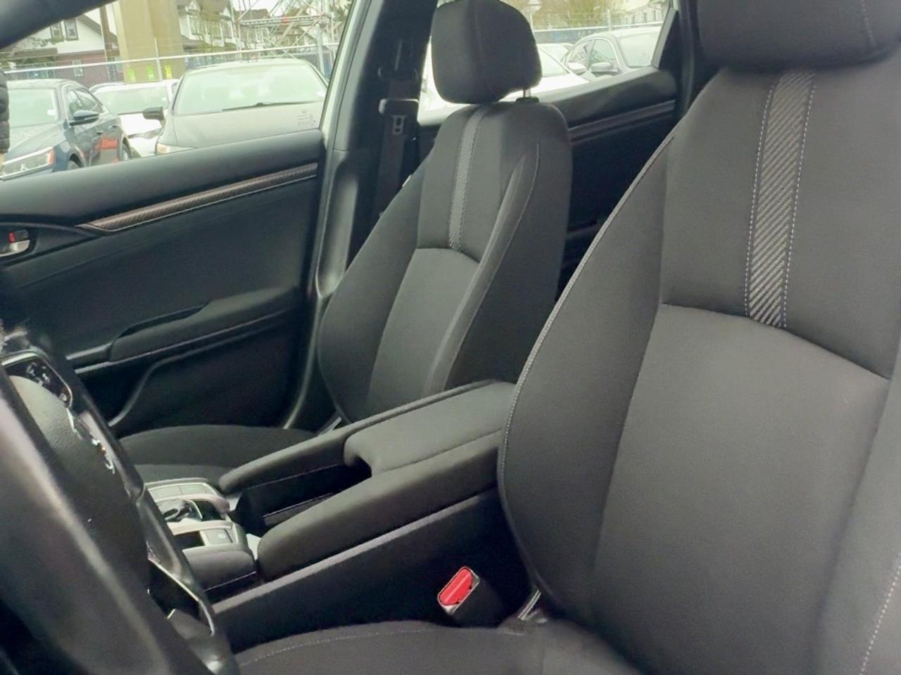 2019 Honda Civic FINANCING AVAILABLE Photo9