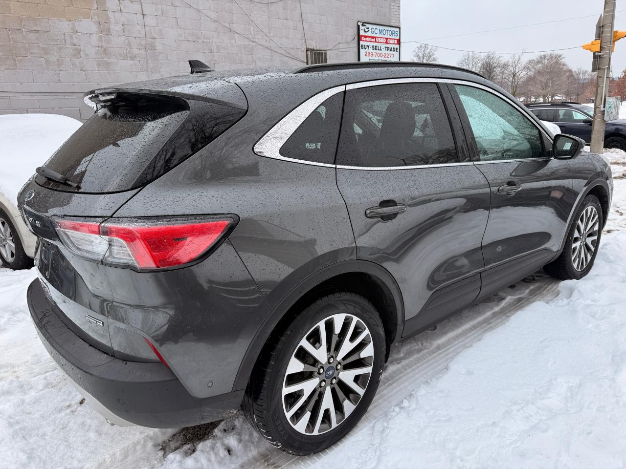 2020 Ford Escape Titanium Hybrid AWD Photo