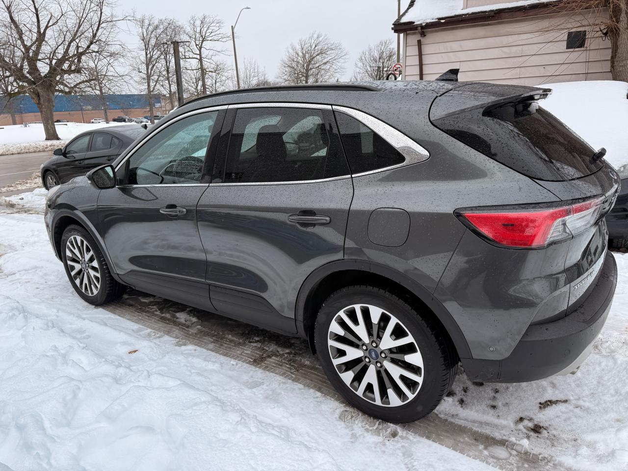 2020 Ford Escape Titanium Hybrid AWD Photo