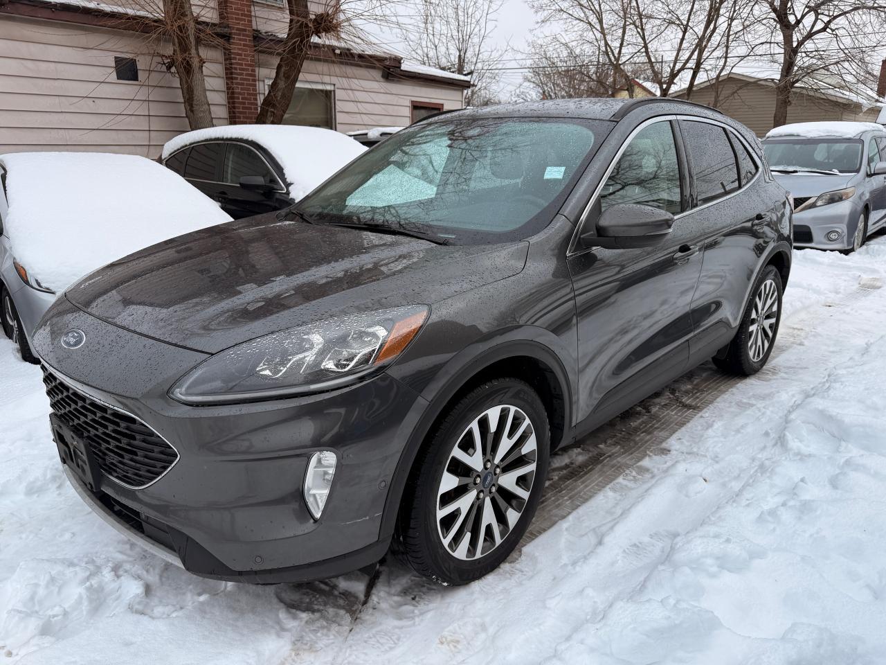 2020 Ford Escape Titanium Hybrid AWD Photo2