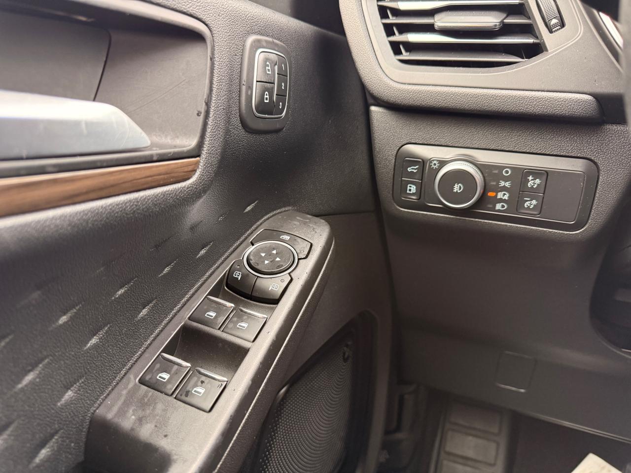 2020 Ford Escape Titanium Hybrid AWD Photo