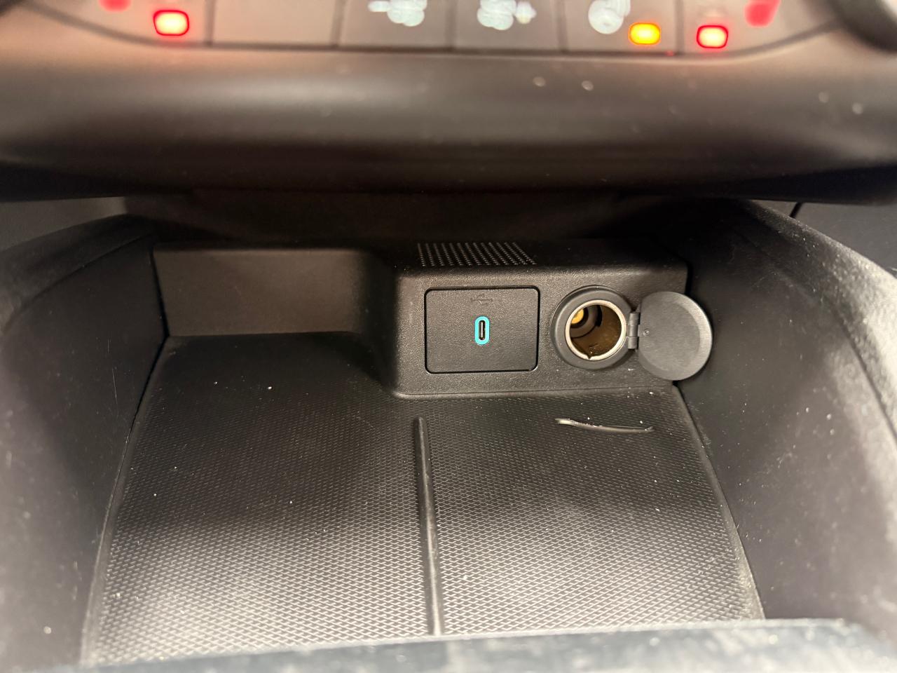 2020 Ford Escape Titanium Hybrid AWD Photo