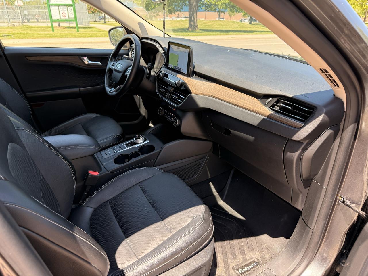 2020 Ford Escape Titanium Hybrid AWD Photo