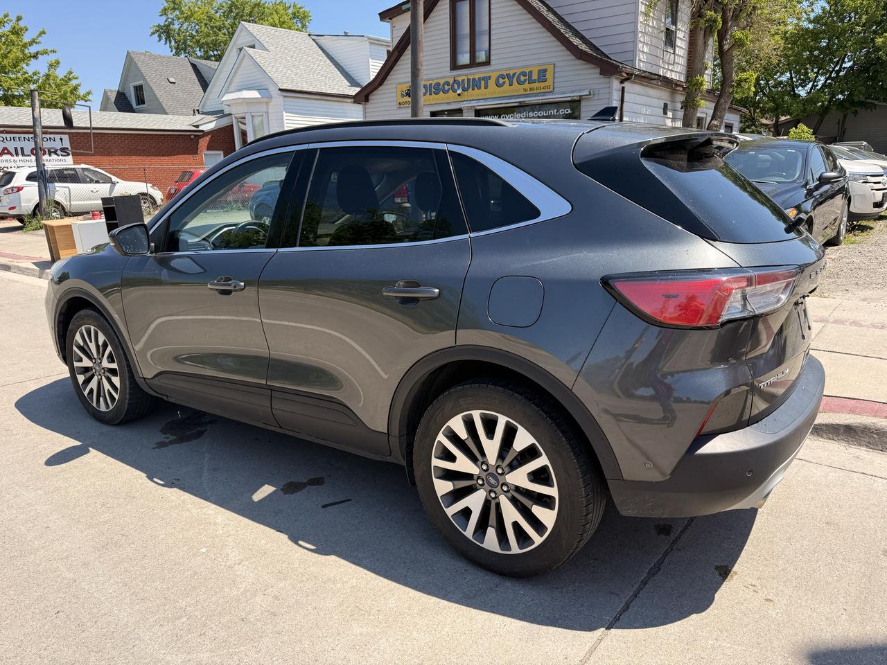 2020 Ford Escape Titanium Hybrid AWD Photo