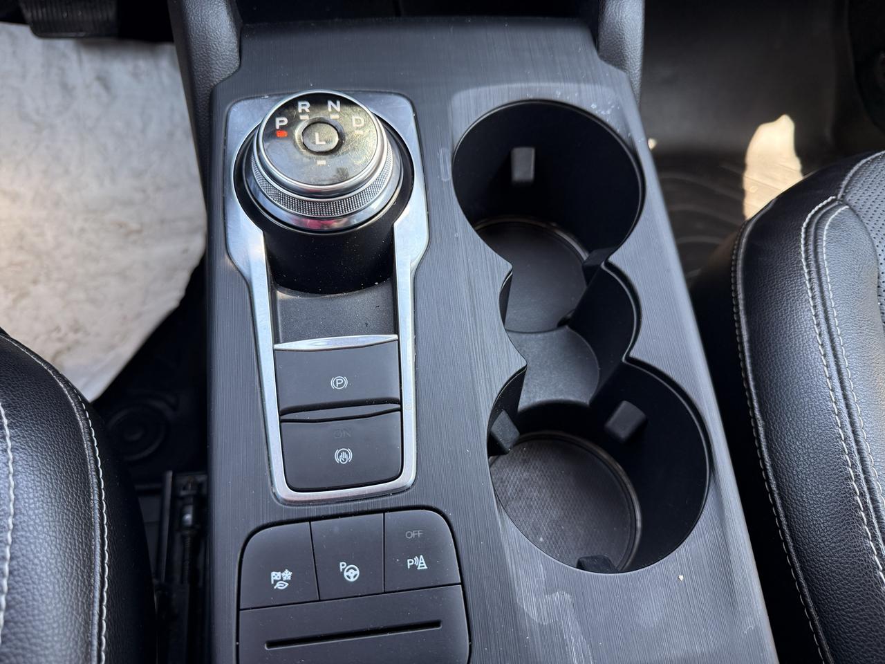 2020 Ford Escape Titanium Hybrid AWD Photo