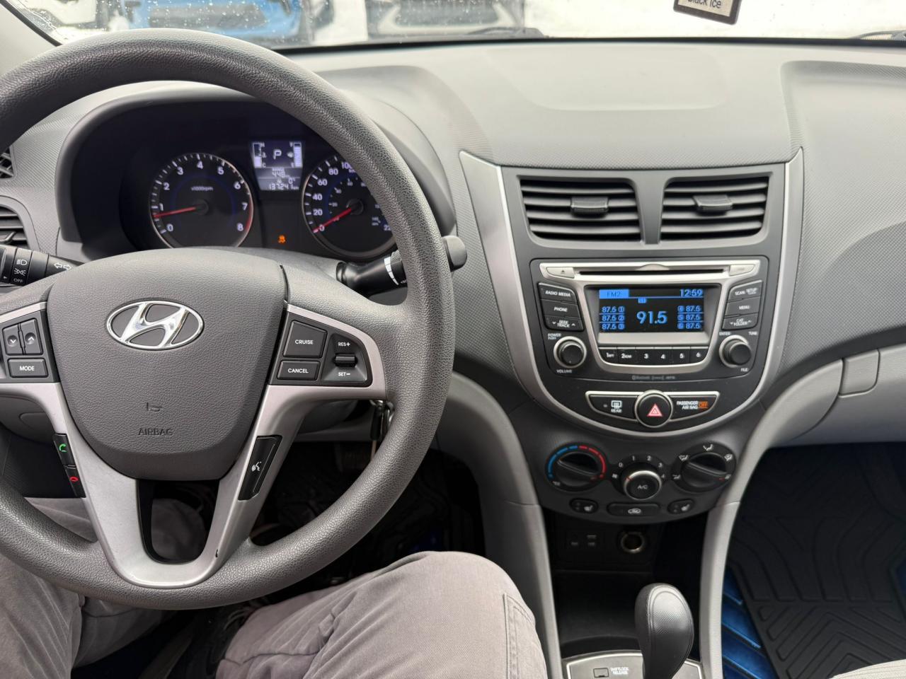 2017 Hyundai Accent SE, SEDAN, AUTO, ONLY 137KMS, ALLOYS, CERTIFIED Photo