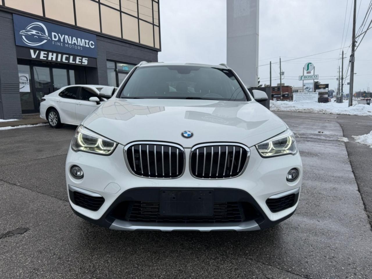 2018 BMW X1 XDRIVE28I/ CLEAN CARFAX/ AWD/ REAR CAM/ SUNROOF - Photo #3