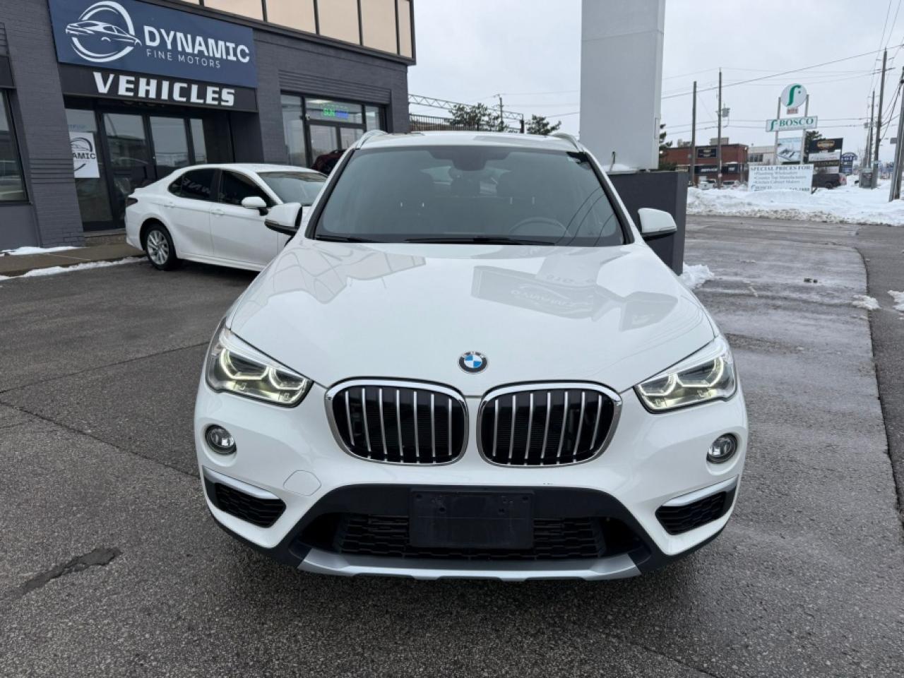 2018 BMW X1 XDRIVE28I/ CLEAN CARFAX/ AWD/ REAR CAM/ SUNROOF - Photo #2
