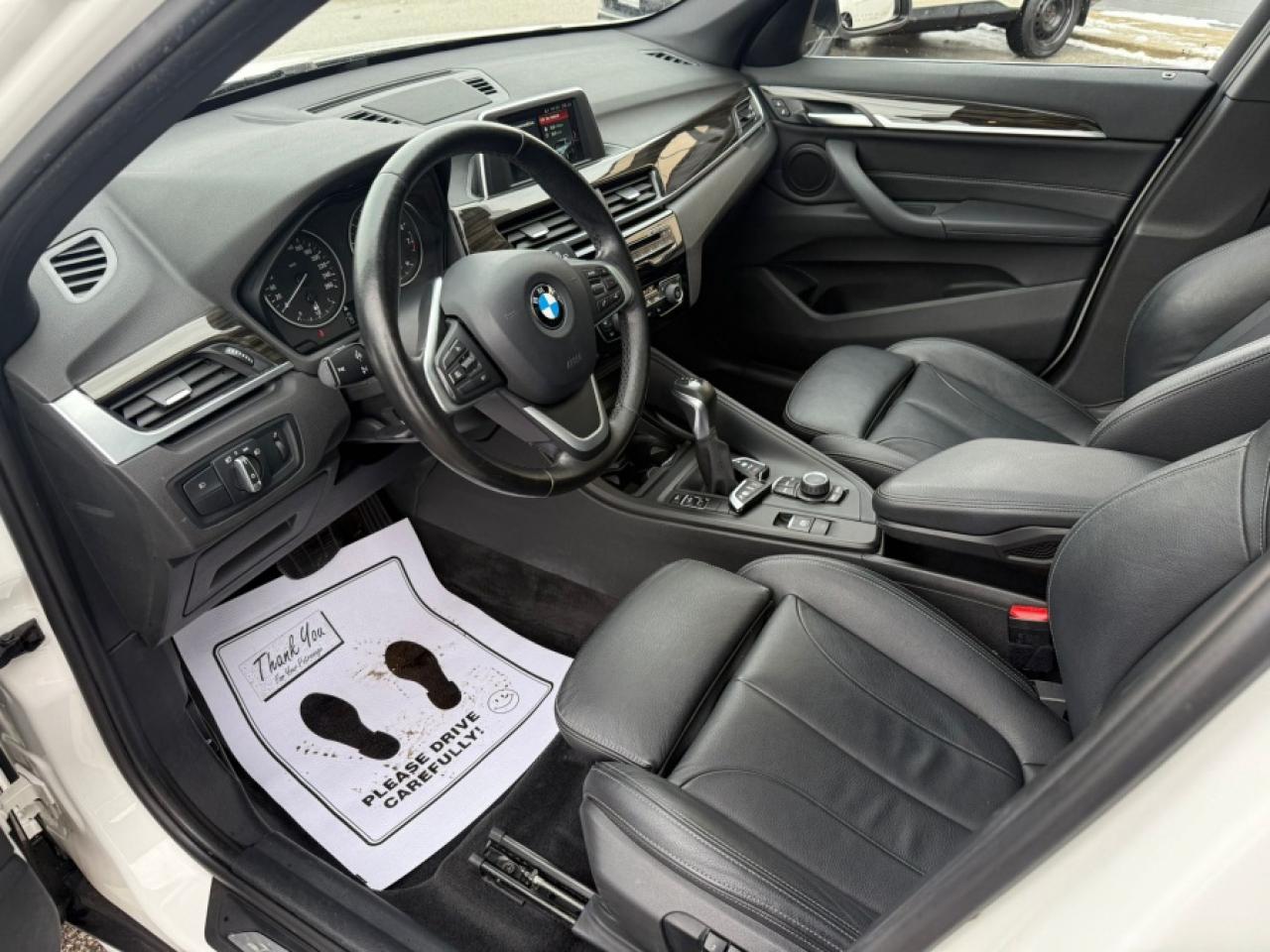 2018 BMW X1 XDRIVE28I/ CLEAN CARFAX/ AWD/ REAR CAM/ SUNROOF - Photo #10