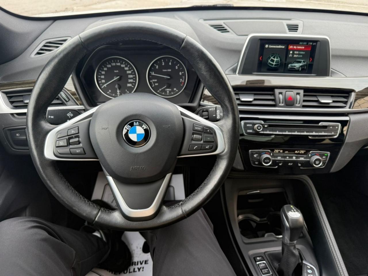 2018 BMW X1 XDRIVE28I/ CLEAN CARFAX/ AWD/ REAR CAM/ SUNROOF - Photo #12