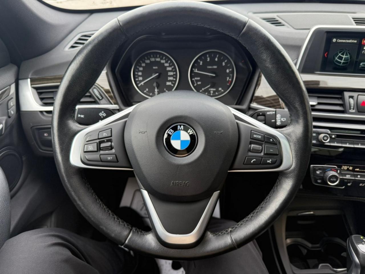 2018 BMW X1 XDRIVE28I/ CLEAN CARFAX/ AWD/ REAR CAM/ SUNROOF - Photo #13