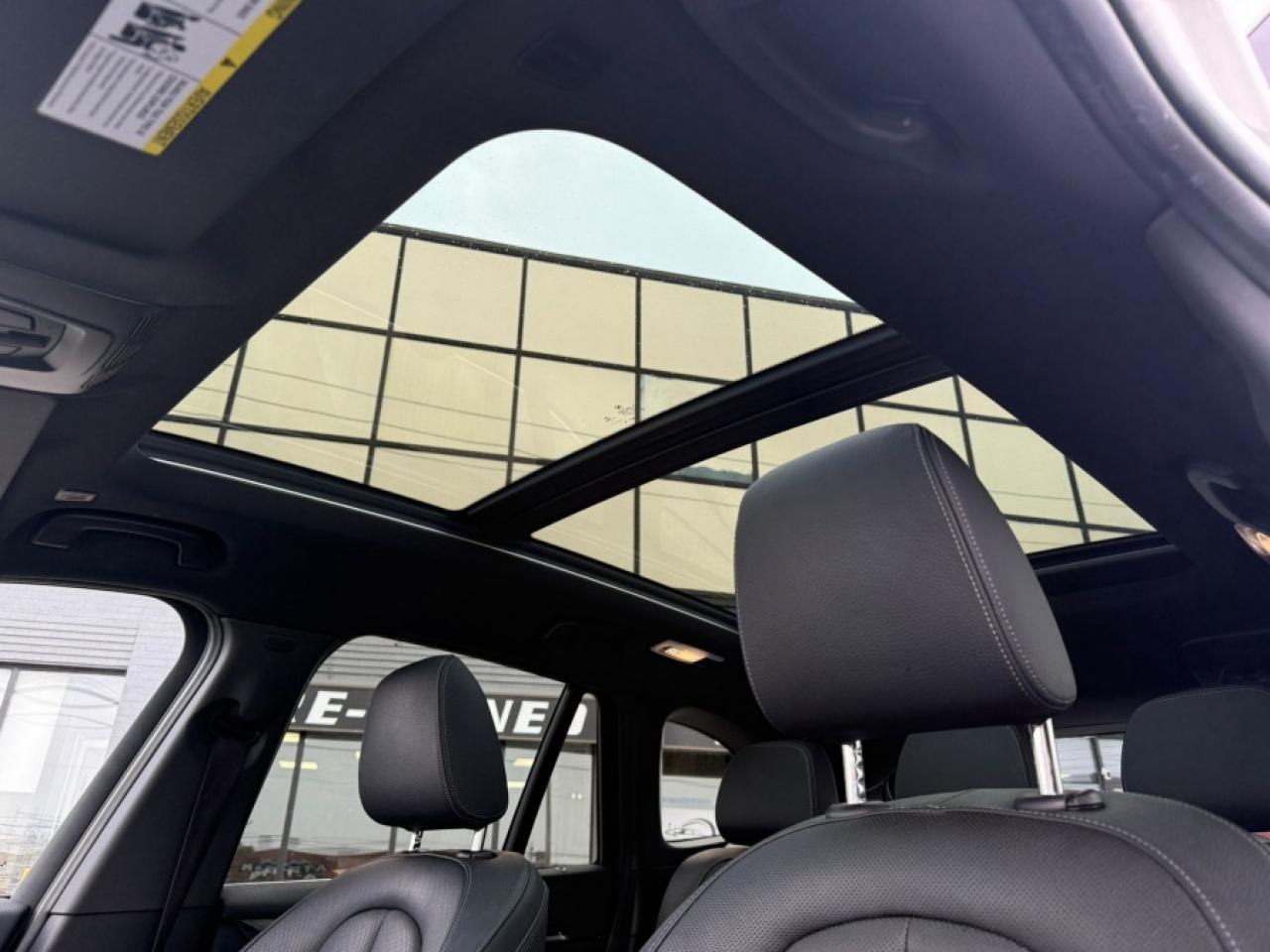 2018 BMW X1 XDRIVE28I/ CLEAN CARFAX/ AWD/ REAR CAM/ SUNROOF - Photo #14