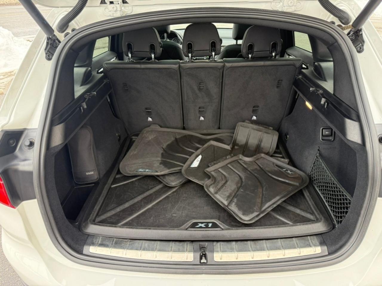 2018 BMW X1 XDRIVE28I/ CLEAN CARFAX/ AWD/ REAR CAM/ SUNROOF - Photo #19