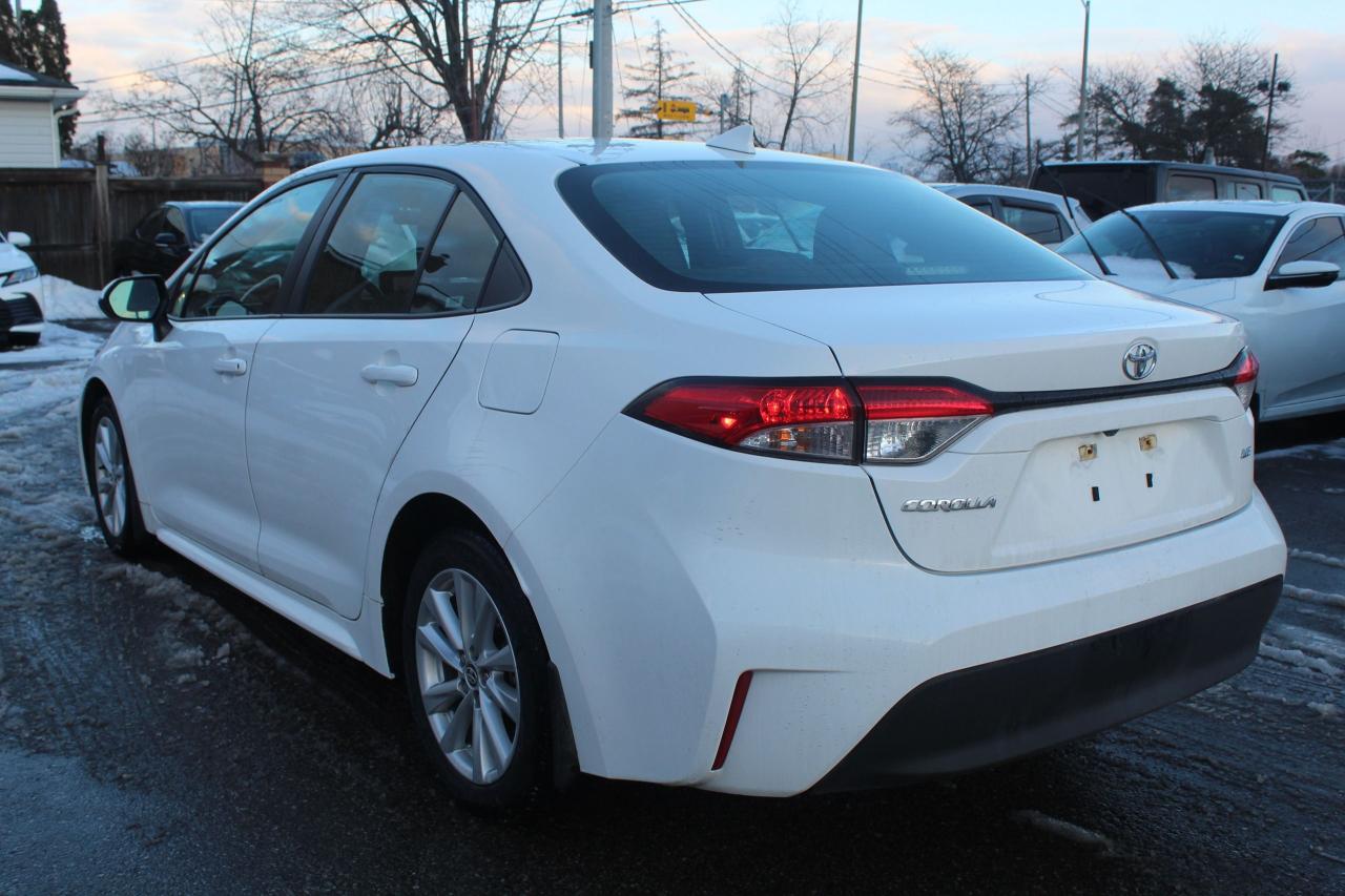 2024 Toyota Corolla LE Plus Photo3